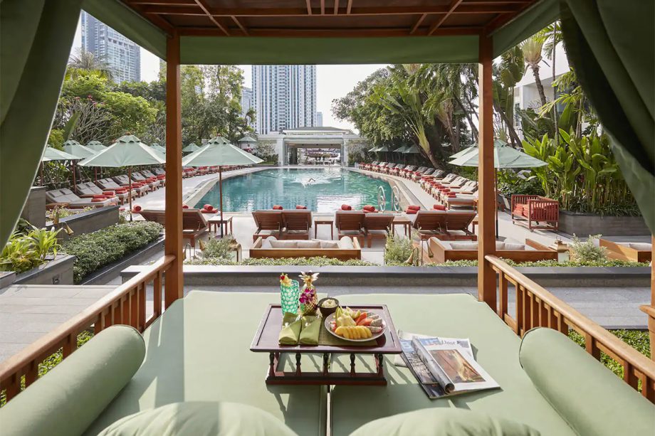 bangkok-19-pool-side-seating-4