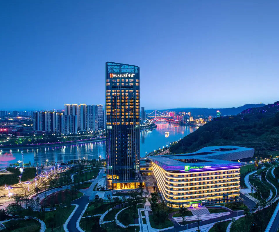 Hualuxe Yibin (1)