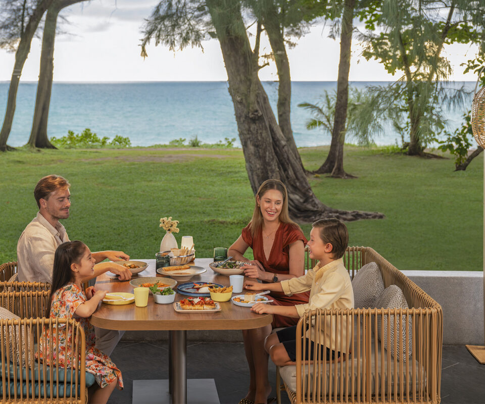 Le-Méridien-Phuket-Mai-Khao-Beach-Resort-Family-5